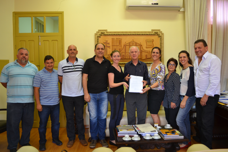 Plano de Mobilidade é entregue ao prefeito Andres